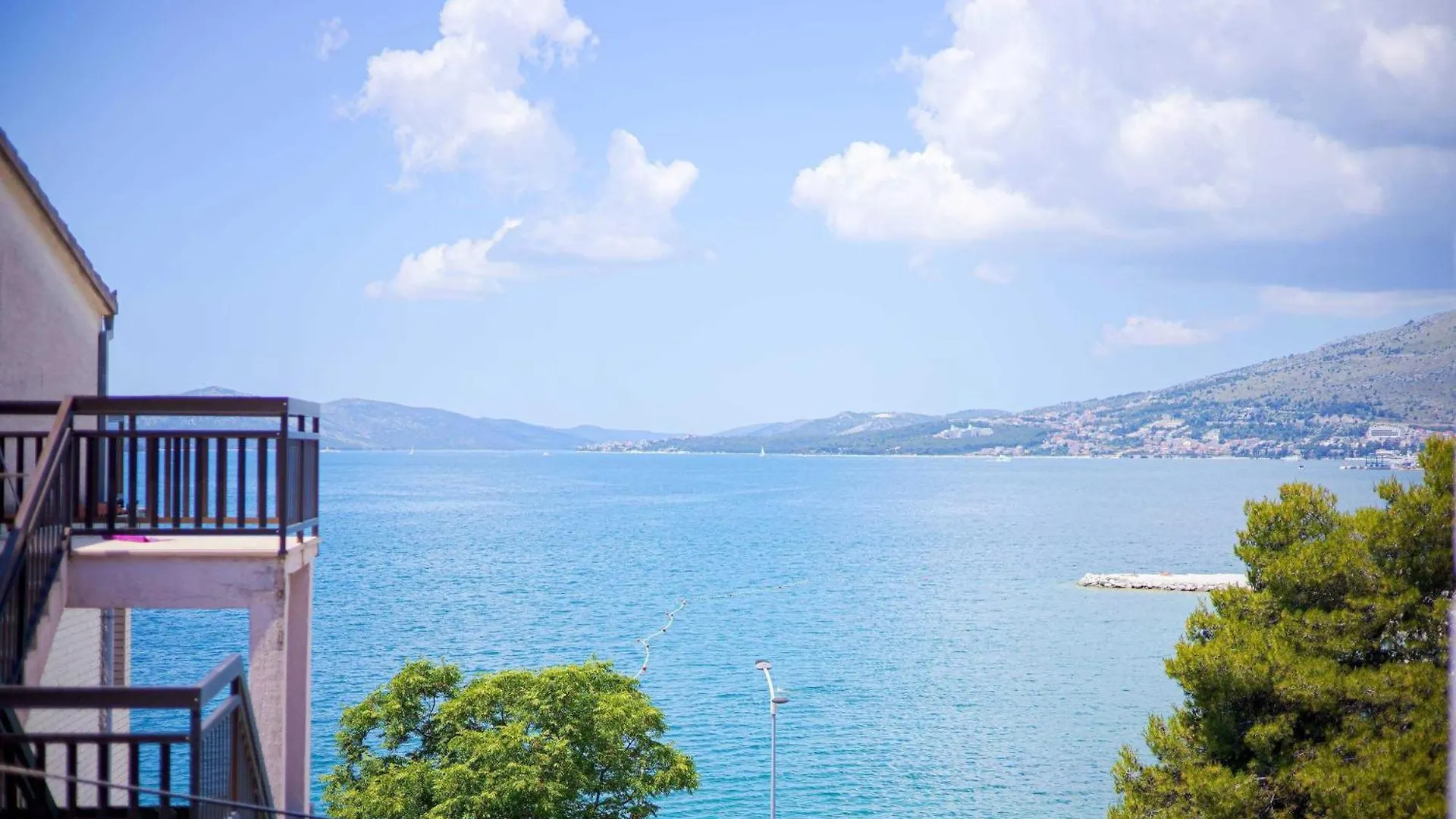 Elegant Tranquil Okrug Gornji Apartments Trogir