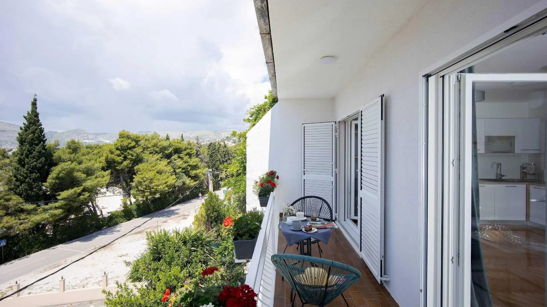 Elegant Tranquil Okrug Gornji Apartments Trogir