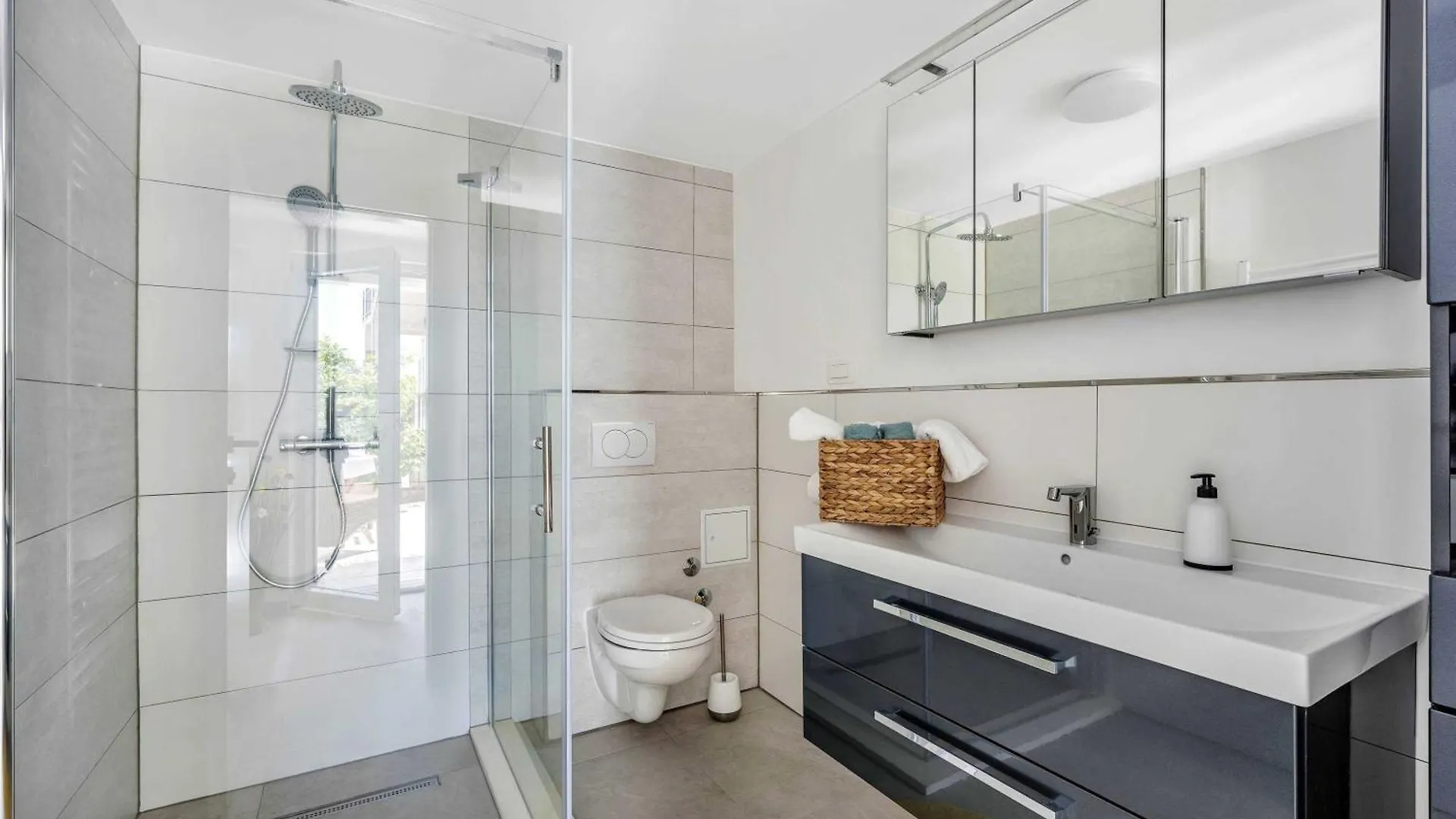 Elegant Tranquil Okrug Gornji Apartments Trogir
