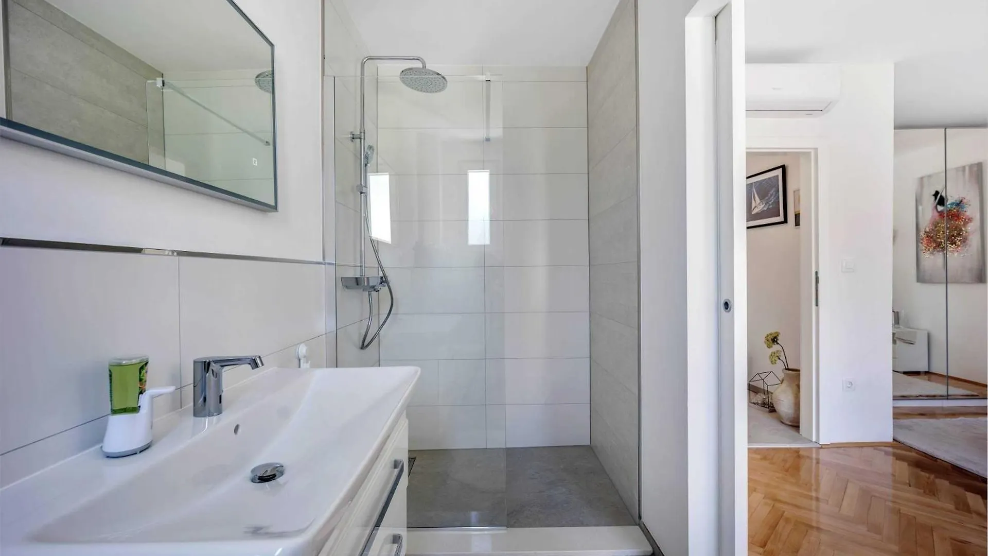 Elegant Tranquil Okrug Gornji Apartments Trogir