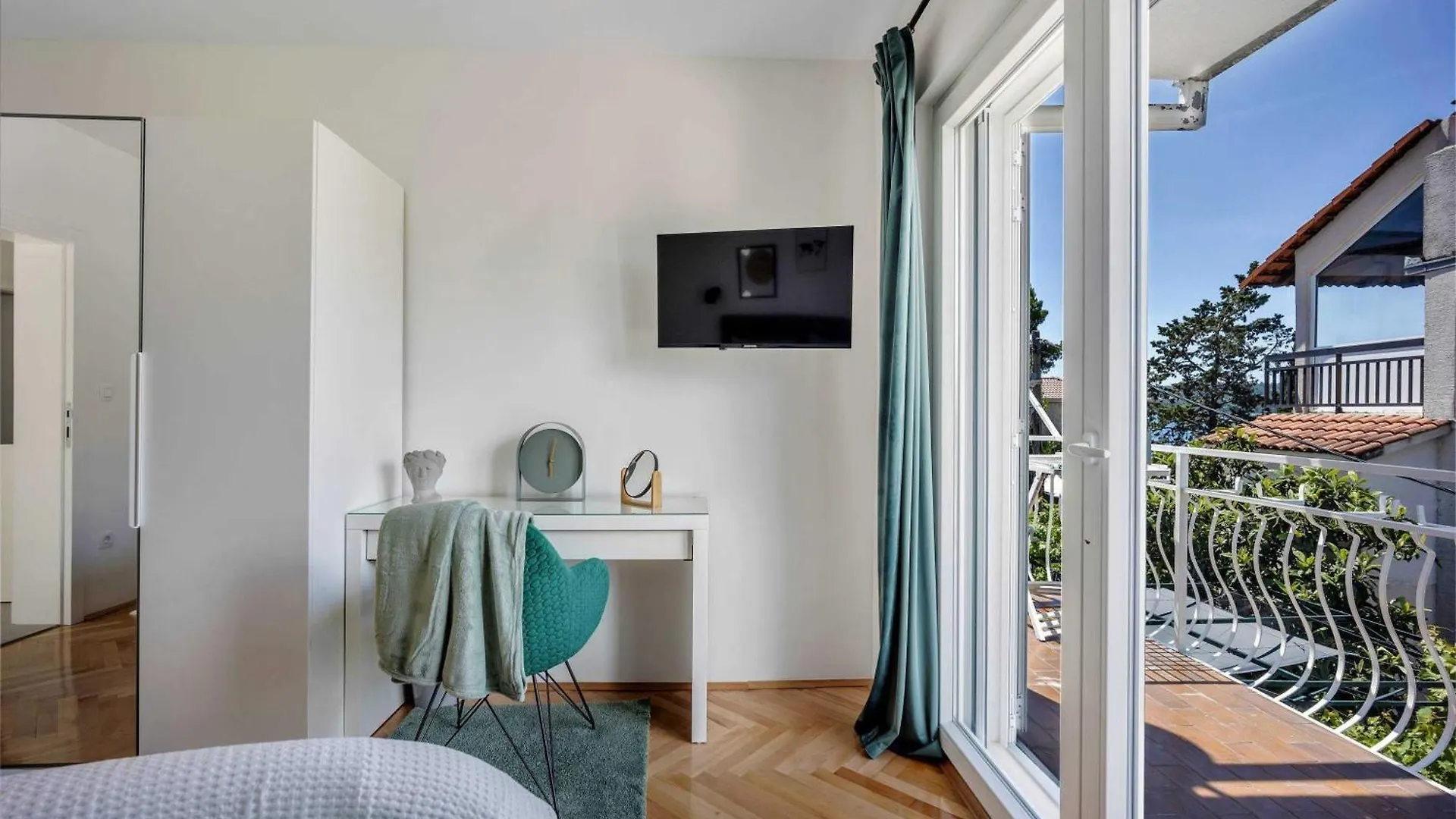 Elegant Tranquil Okrug Gornji Apartments Trogir