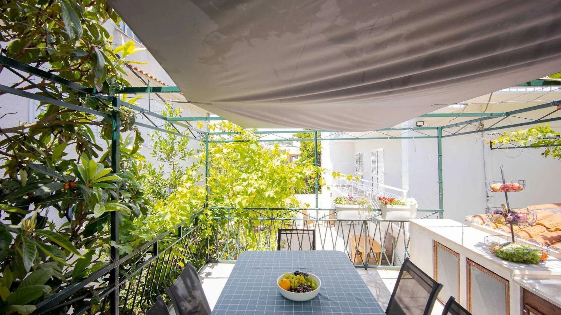 Elegant Tranquil Okrug Gornji Apartments Trogir Croatia